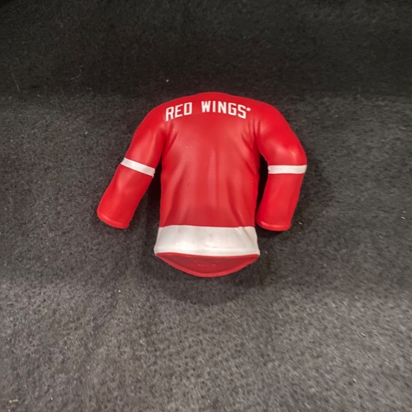 NHL 2017 Detroit Red Wings , Hallmark Ornament - Picture 5 of 7